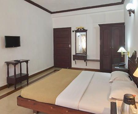 Alleppey Prince Hotel Alappuzha Екстер'єр фото